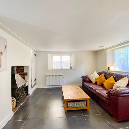 Mortimer Cottage Wootton Rivers Bagian luar foto